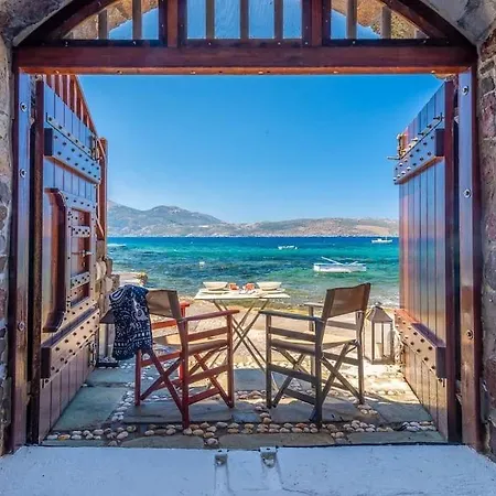 Holiday home Gorgeous In Front Of The Sea At Klima Milos